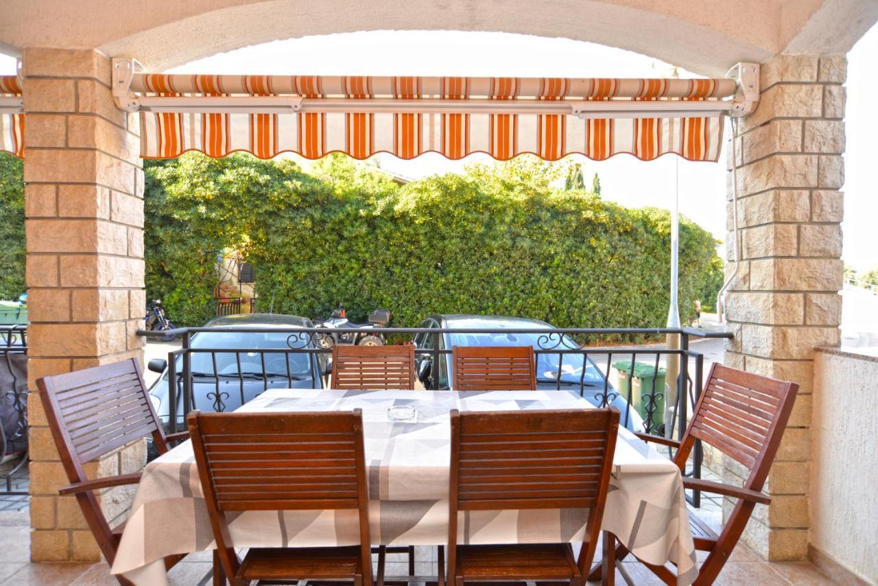Apartments Elvis 1299 Vrsar Exterior foto