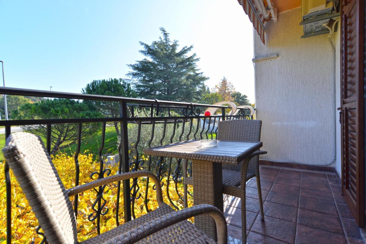 Apartments Elvis 1299 Vrsar Exterior foto