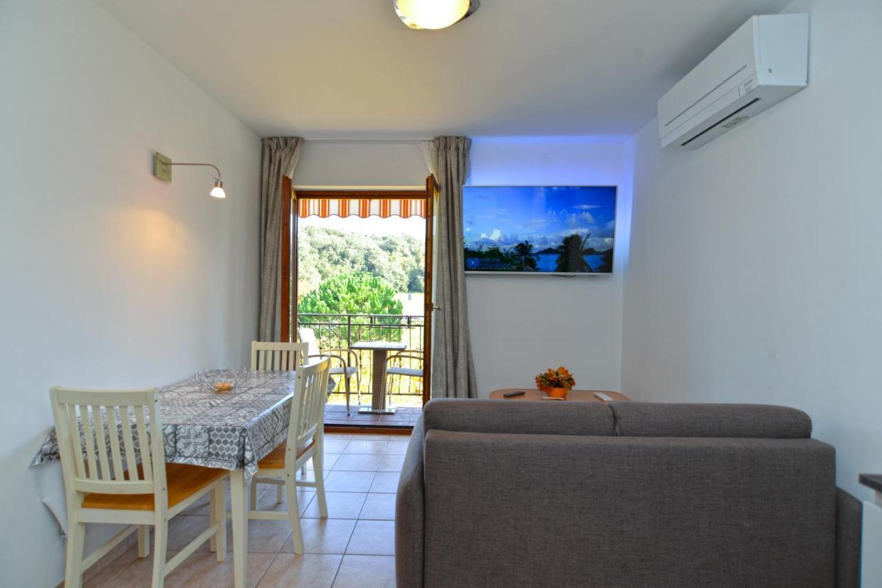 Apartments Elvis 1299 Vrsar Exterior foto