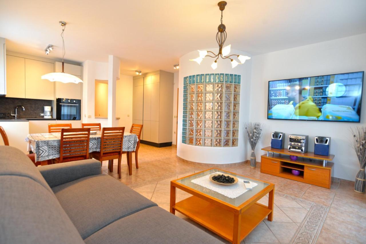Apartments Elvis 1299 Vrsar Exterior foto