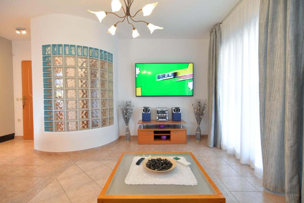 Apartments Elvis 1299 Vrsar Exterior foto