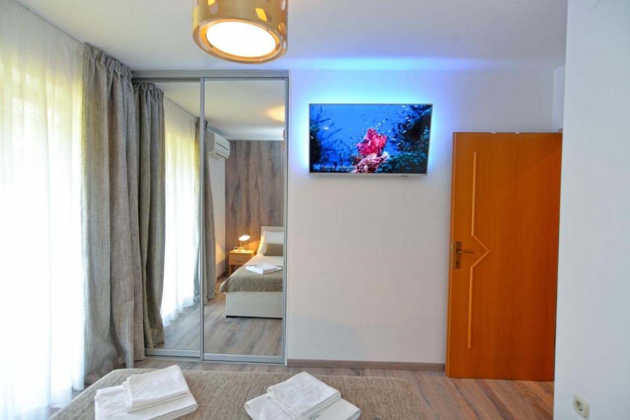 Apartments Elvis 1299 Vrsar Exterior foto