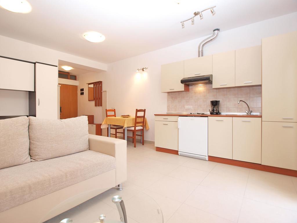 Apartments Elvis 1299 Vrsar Exterior foto